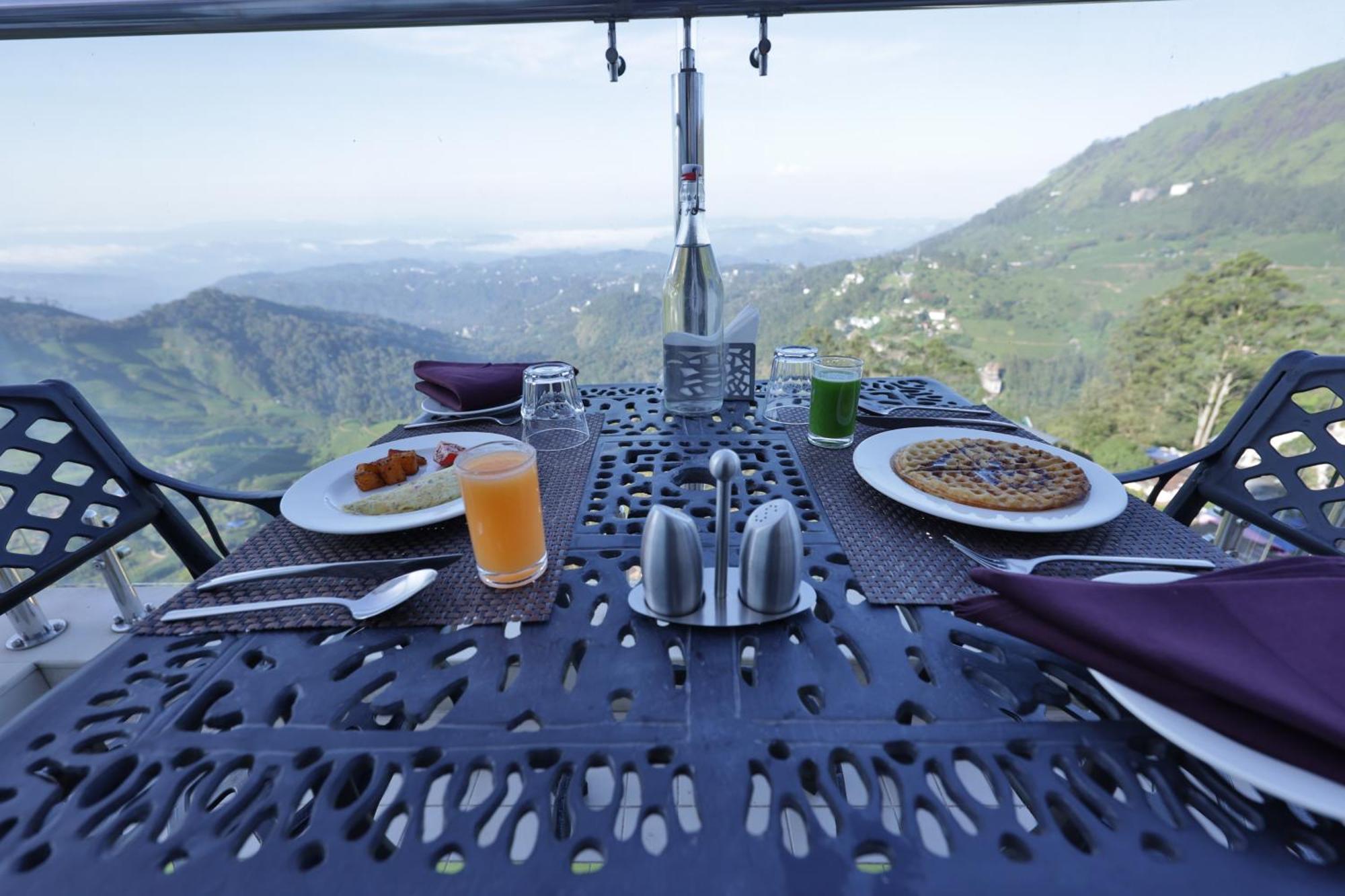Fragrant Nature Munnar - A Five Star Classified Hotel Экстерьер фото