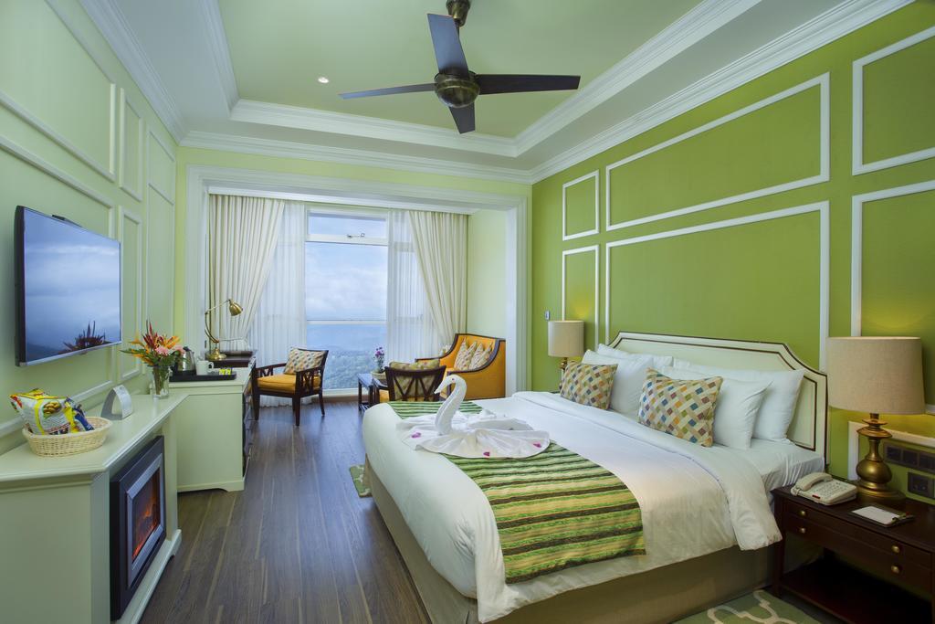 Fragrant Nature Munnar - A Five Star Classified Hotel Экстерьер фото